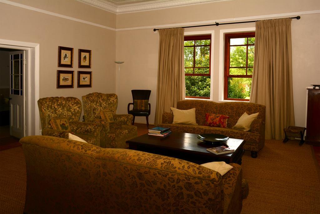 Toad Hall Guest House Wakkerstroom Exteriör bild