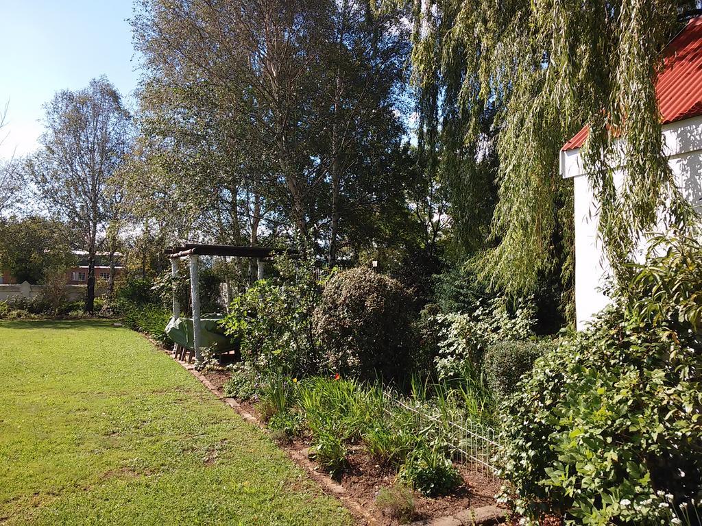 Toad Hall Guest House Wakkerstroom Exteriör bild