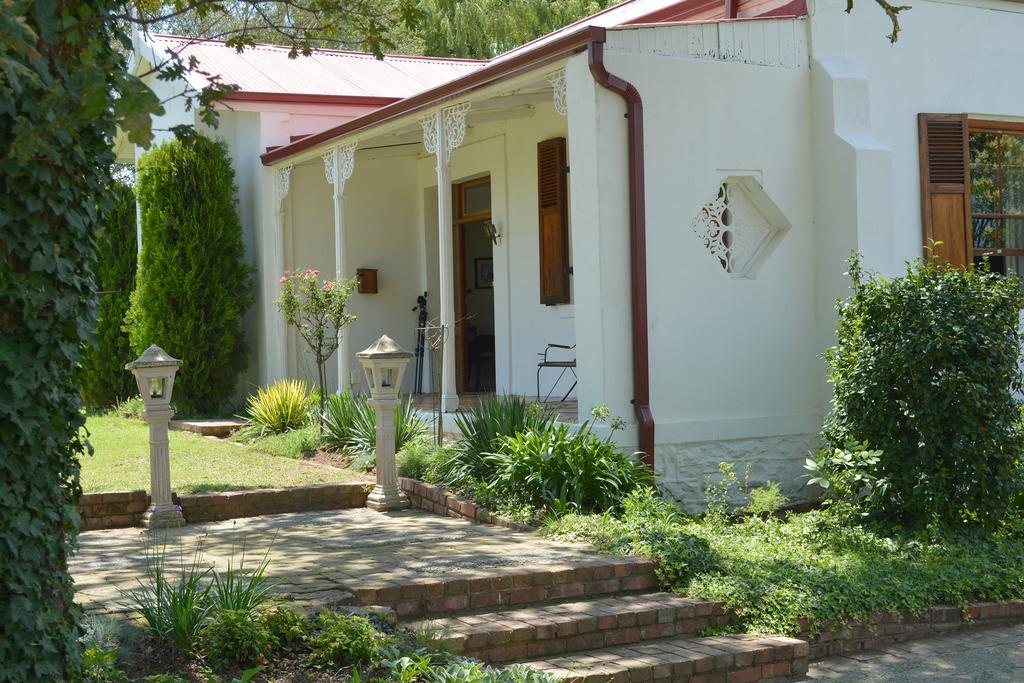 Toad Hall Guest House Wakkerstroom Exteriör bild