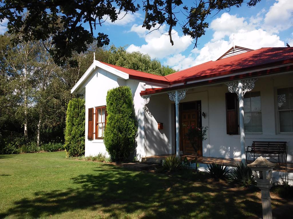 Toad Hall Guest House Wakkerstroom Exteriör bild