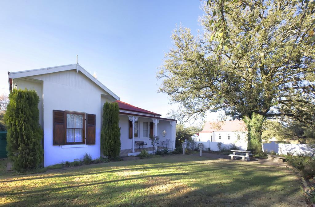 Toad Hall Guest House Wakkerstroom Exteriör bild