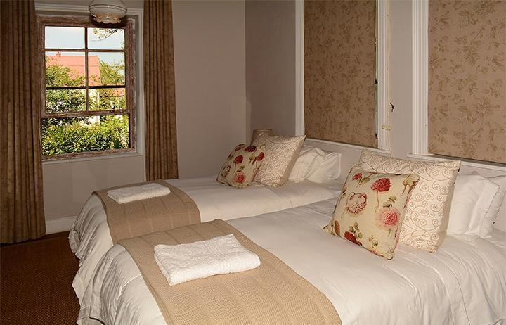 Toad Hall Guest House Wakkerstroom Exteriör bild